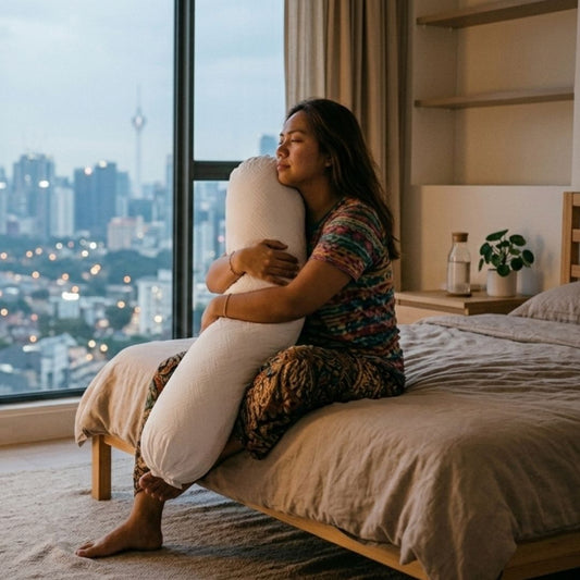 The Psychology of the "Hugging" Pillow: Why Malaysians Can't Sleep Without a Bolster
