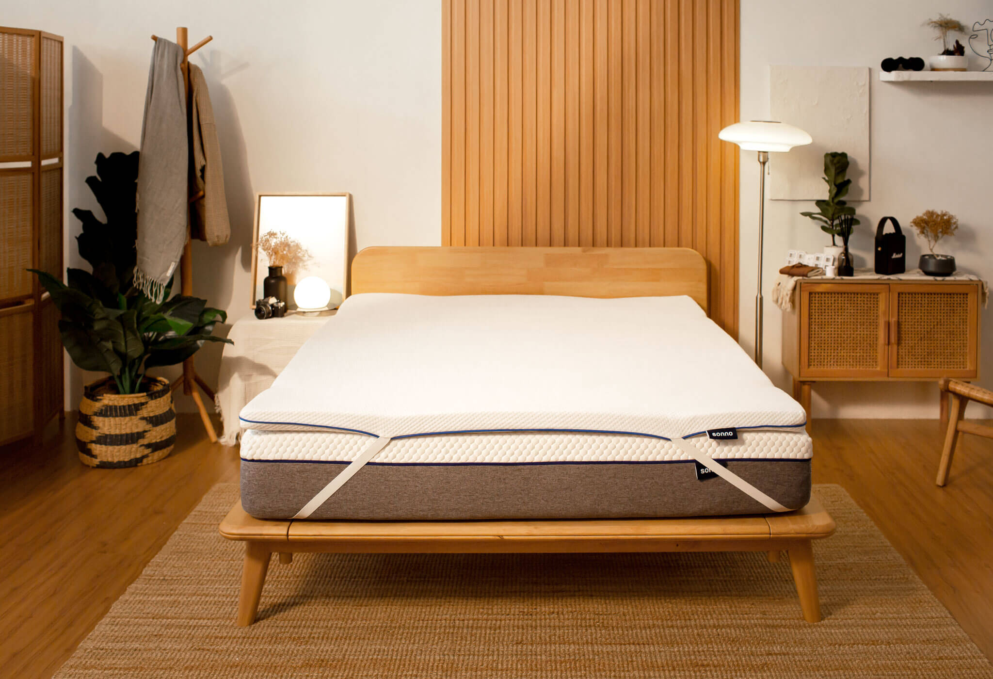 Sonno Topper on a Sonno Original Mattress in a Japandi bedroom